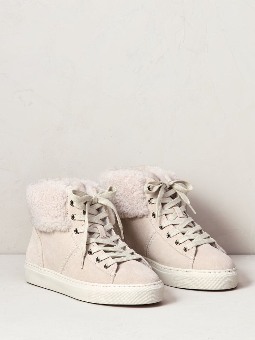 Overland Asha Shearling-Lined Water-Resistant Leather Sneakers - Size 9 - NWT - Picture 3 of 10
